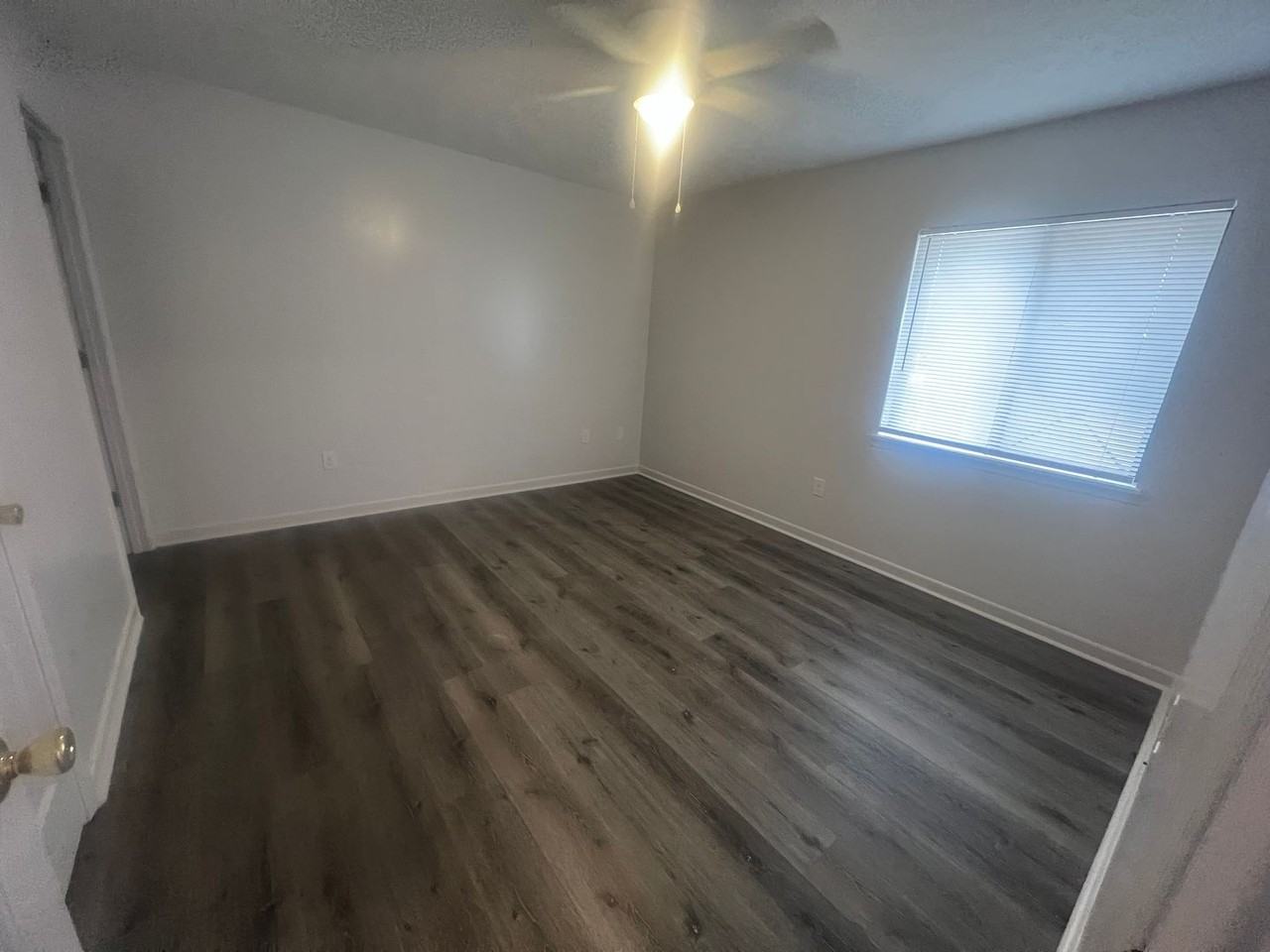 249 Barber St - Photo 4 of 6