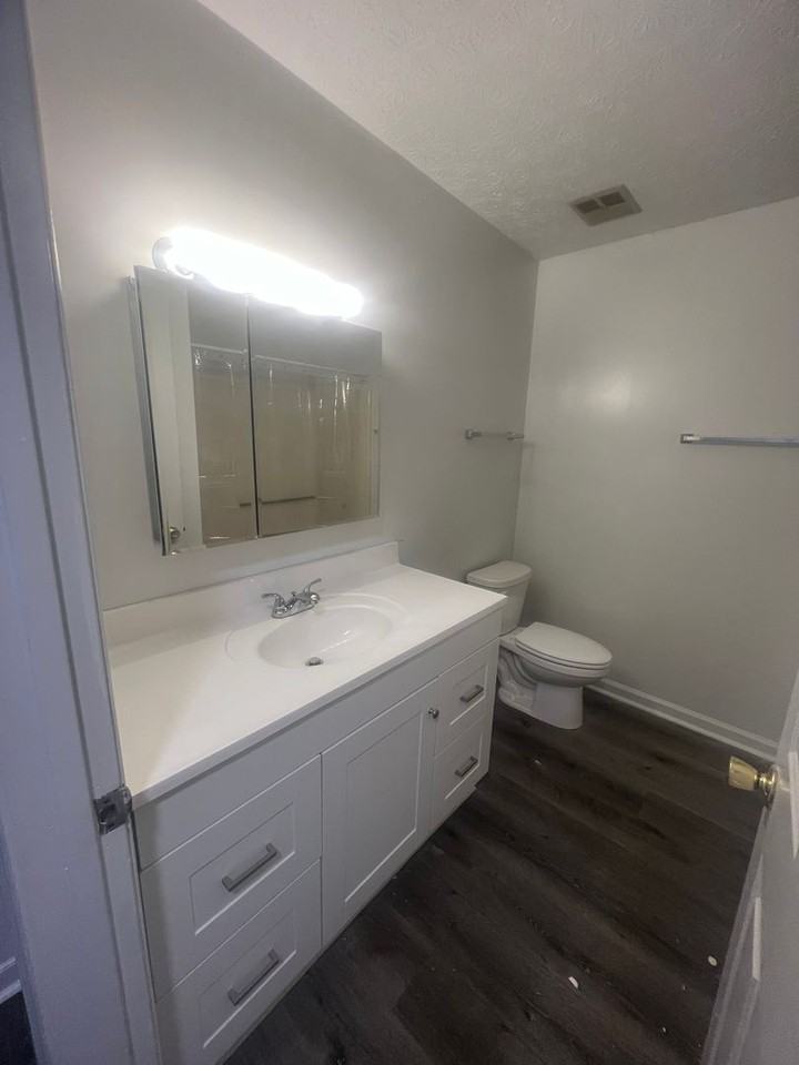 249 Barber St - Photo 5 of 6