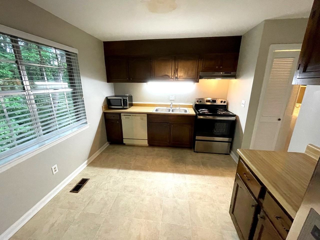 4301 Little River Rd - Photo 6 of 24