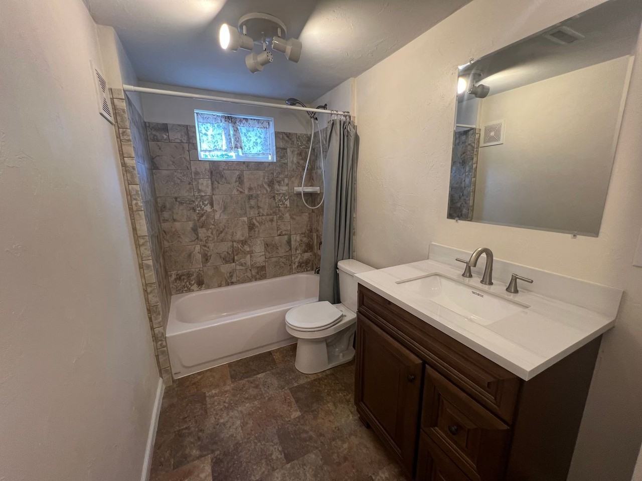 825 Dr Martin Luther King Jr Way - Photo 3 of 15