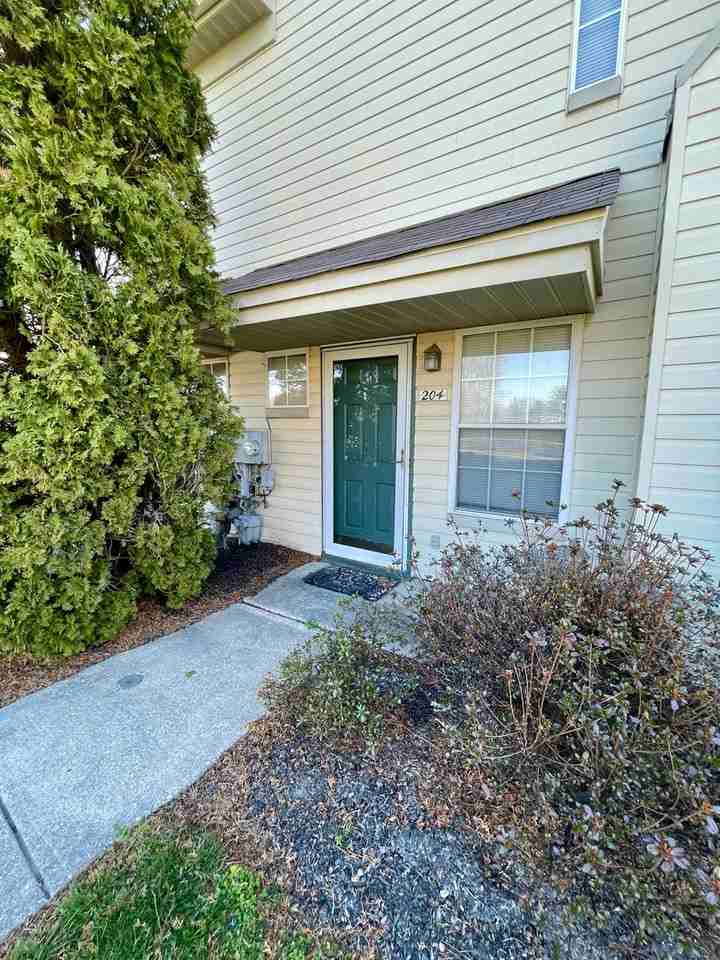 204 Stonebridge Blvd - Photo 2 of 21