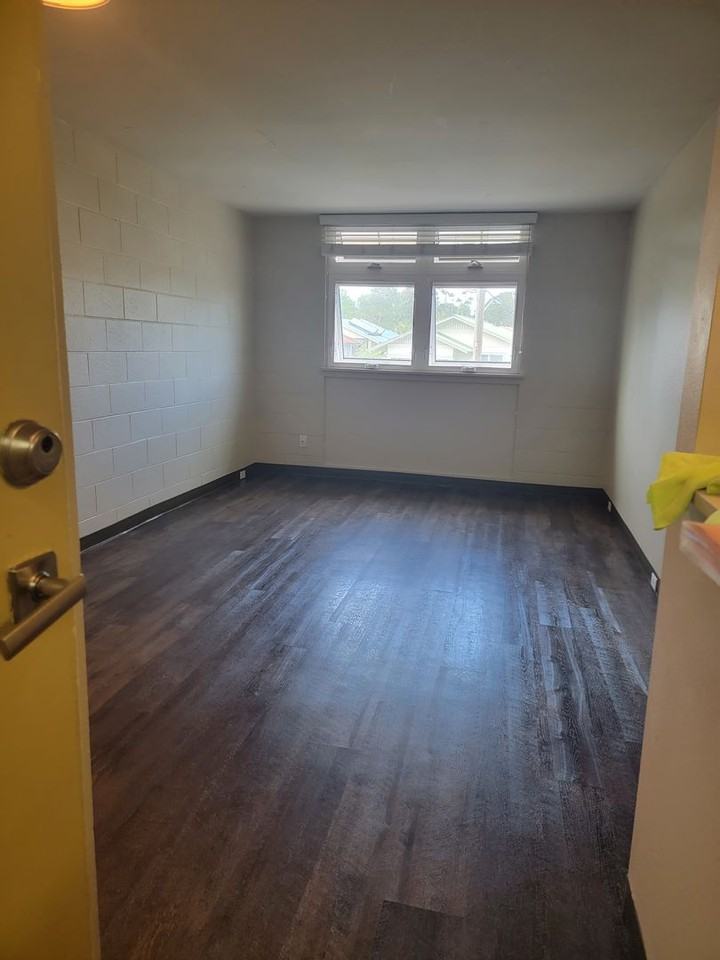 Riverside Apartments - Photo 5 of 7