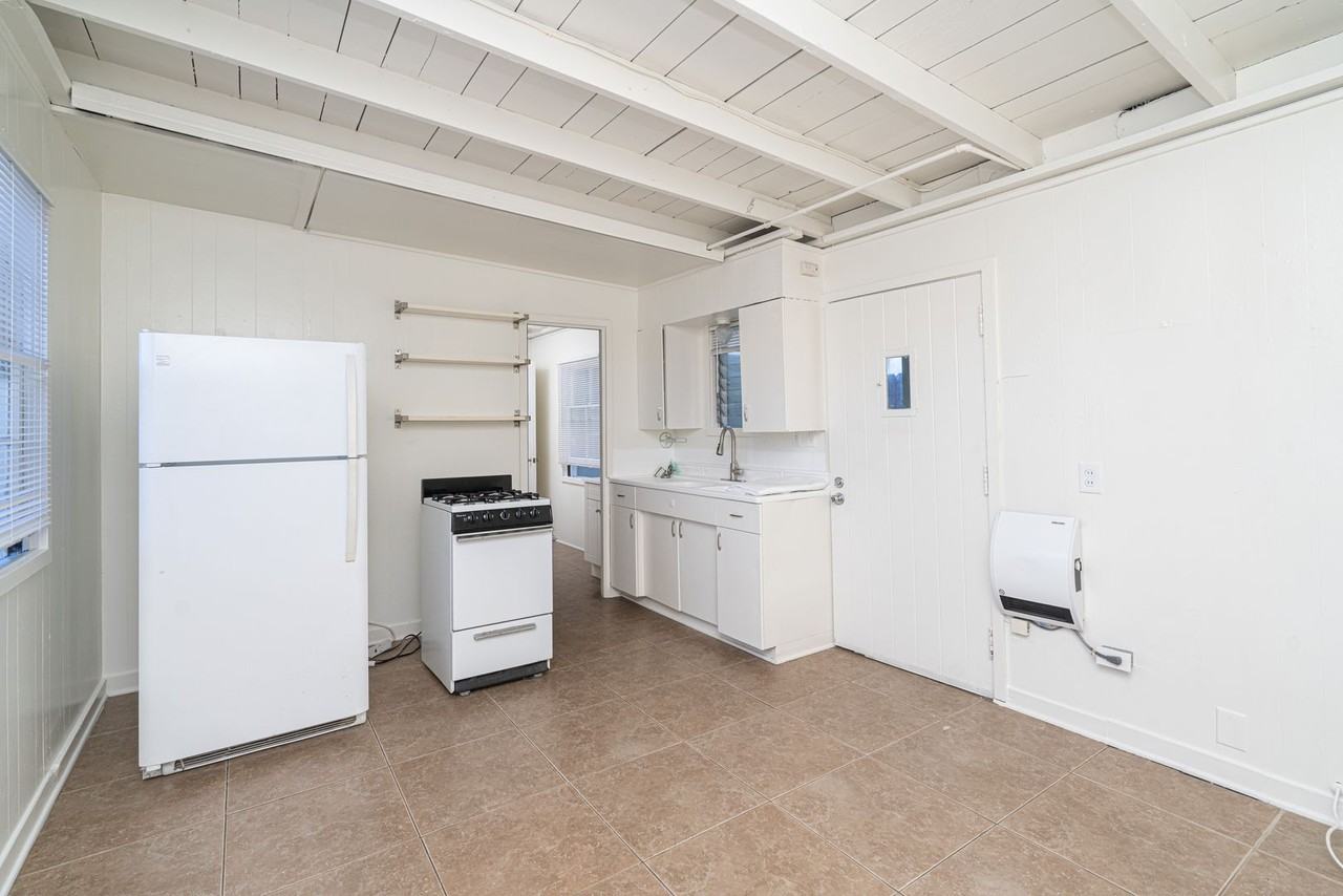 218 29th Street - Photo 2 of 12