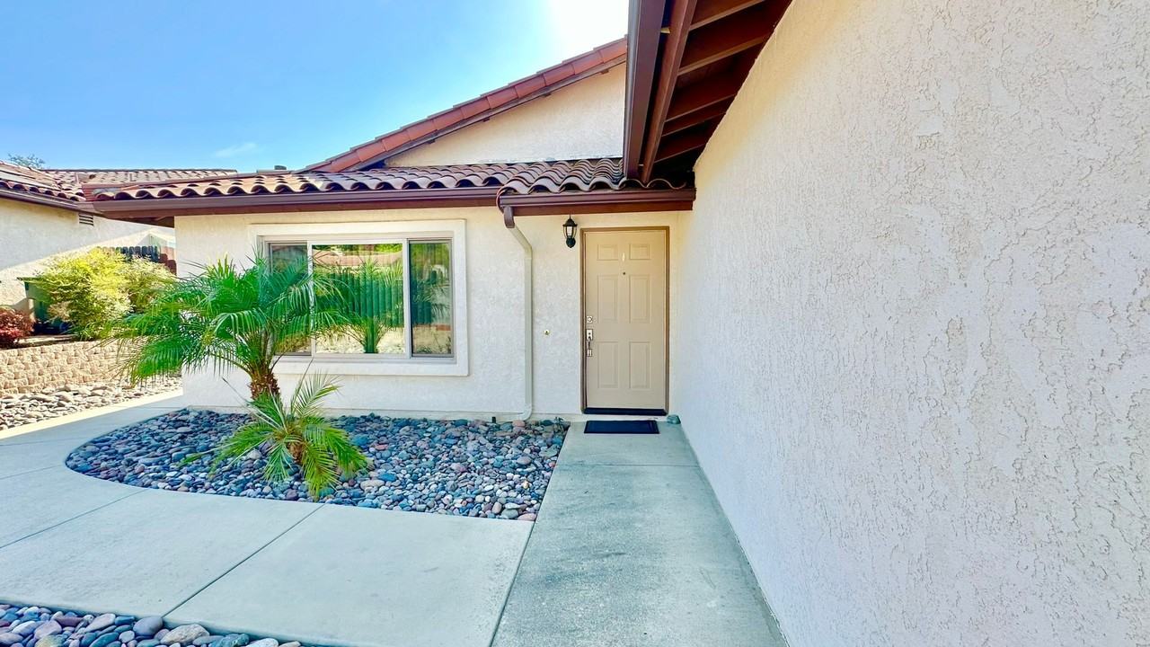1041 Avenida Campana - Photo 3 of 32
