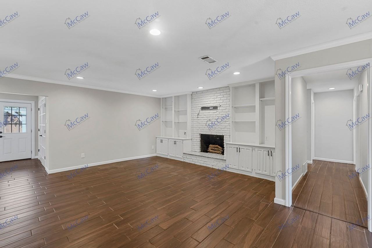 15555 Leavalley Cir - Photo 2 of 21