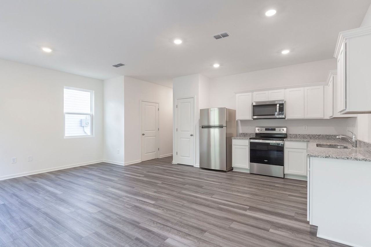 3531 Cardinal Dr Sw ##Sw - Photo 6 of 22