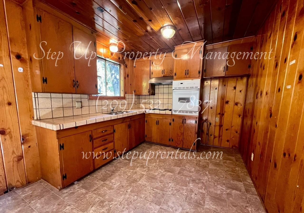22529 Lina Ln - Photo 3 of 15