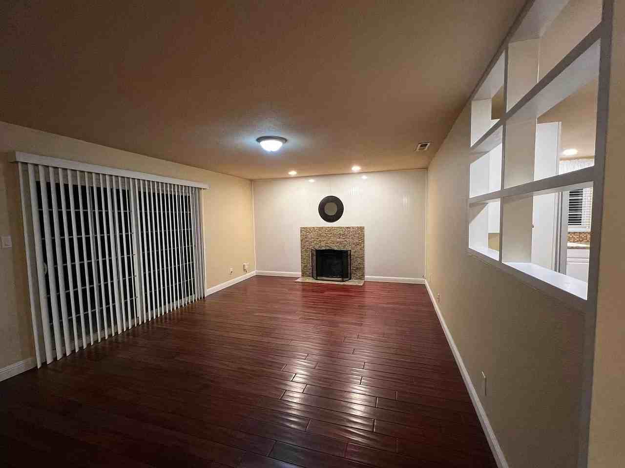 10528 Coloma Rd - Photo 2 of 12