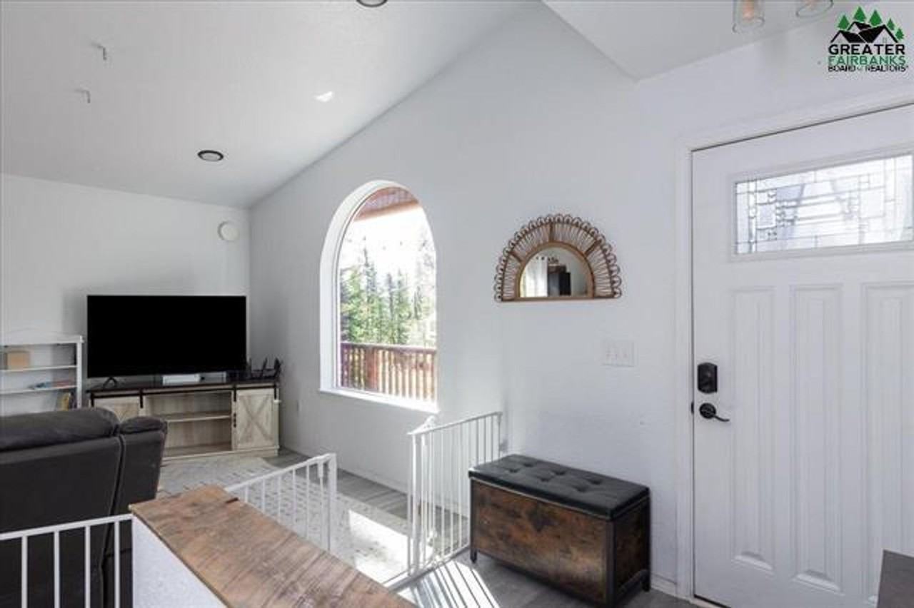 425 Todd Ct - Photo 3 of 15