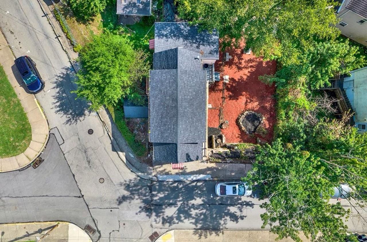 220 Crest Ave - Photo 2 of 23