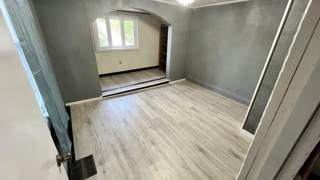 221 Luella Ave - Photo 2 of 15