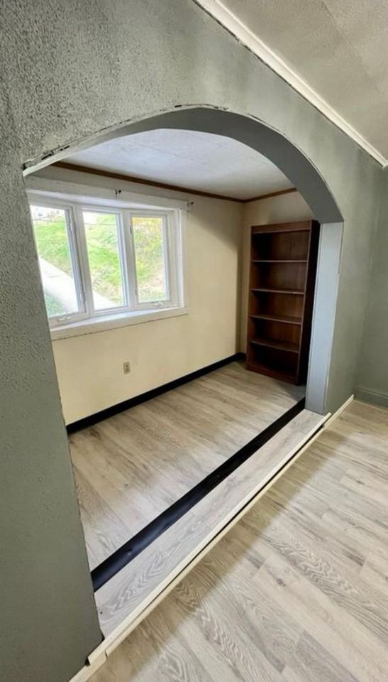 221 Luella Ave - Photo 3 of 15