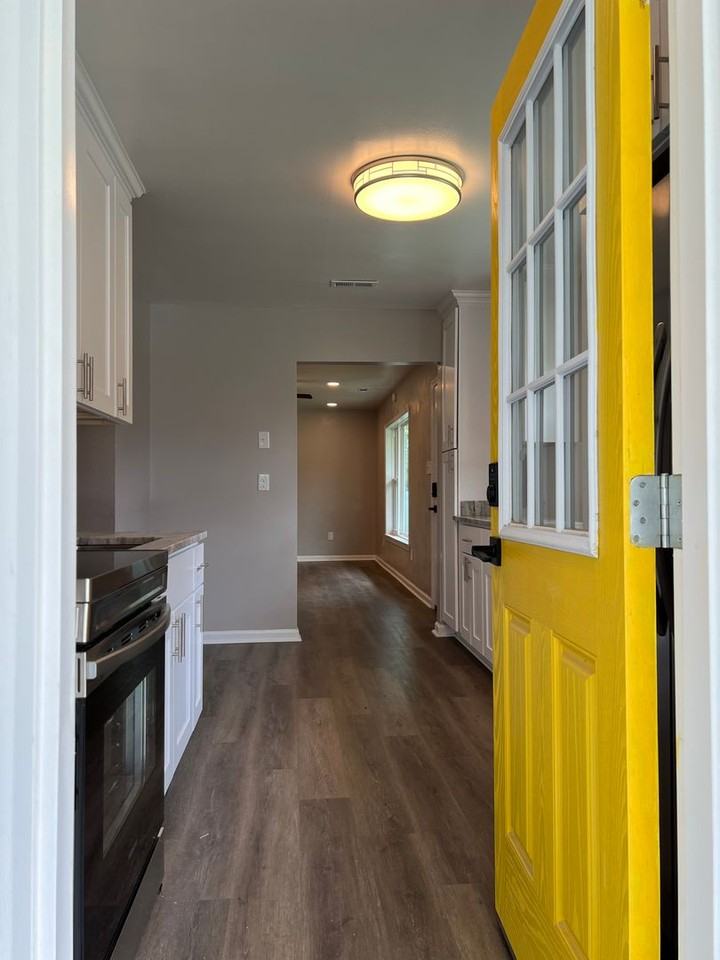 5608 Aurora Dr - Photo 2 of 22