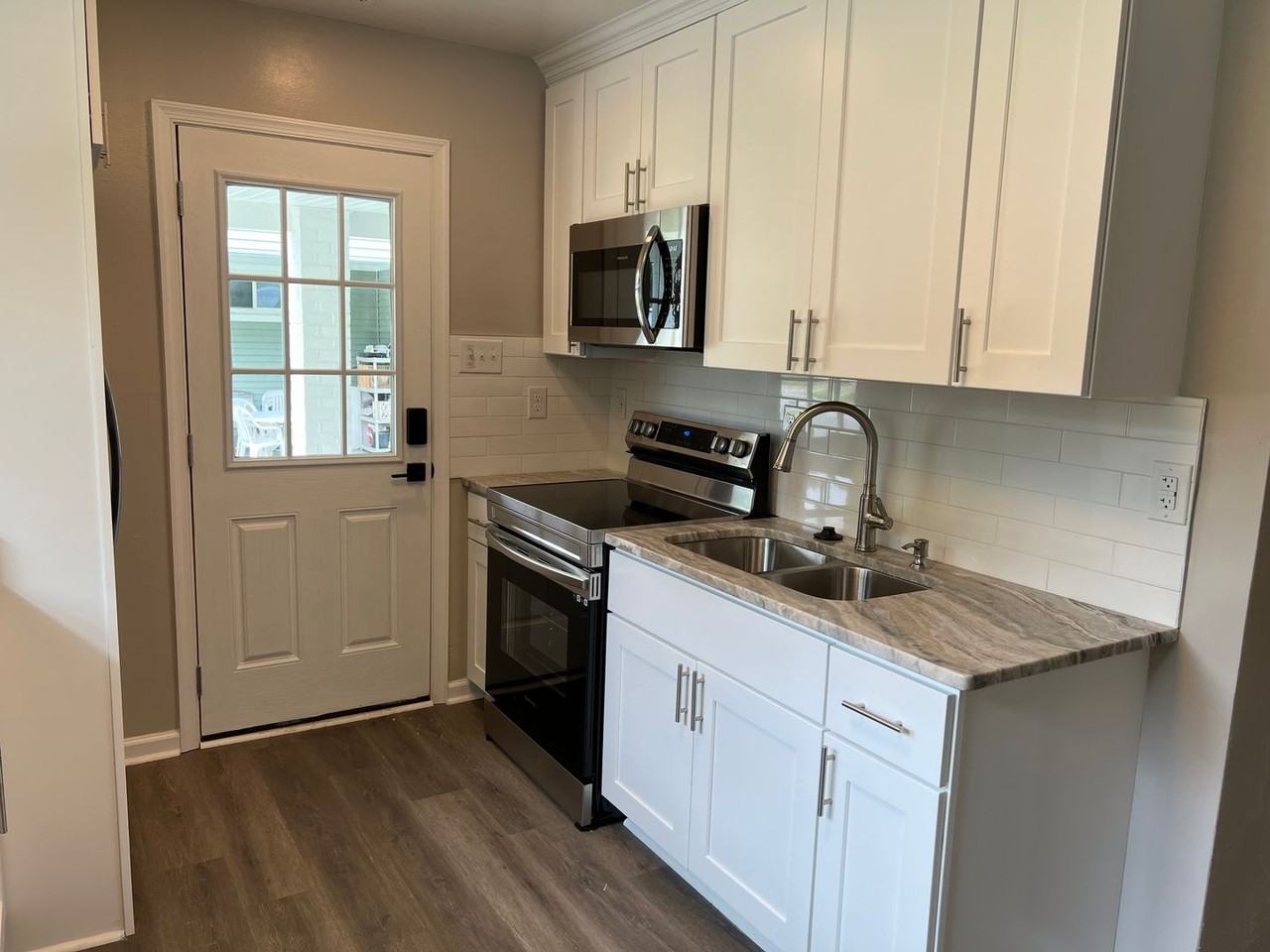 5608 Aurora Dr - Photo 4 of 22