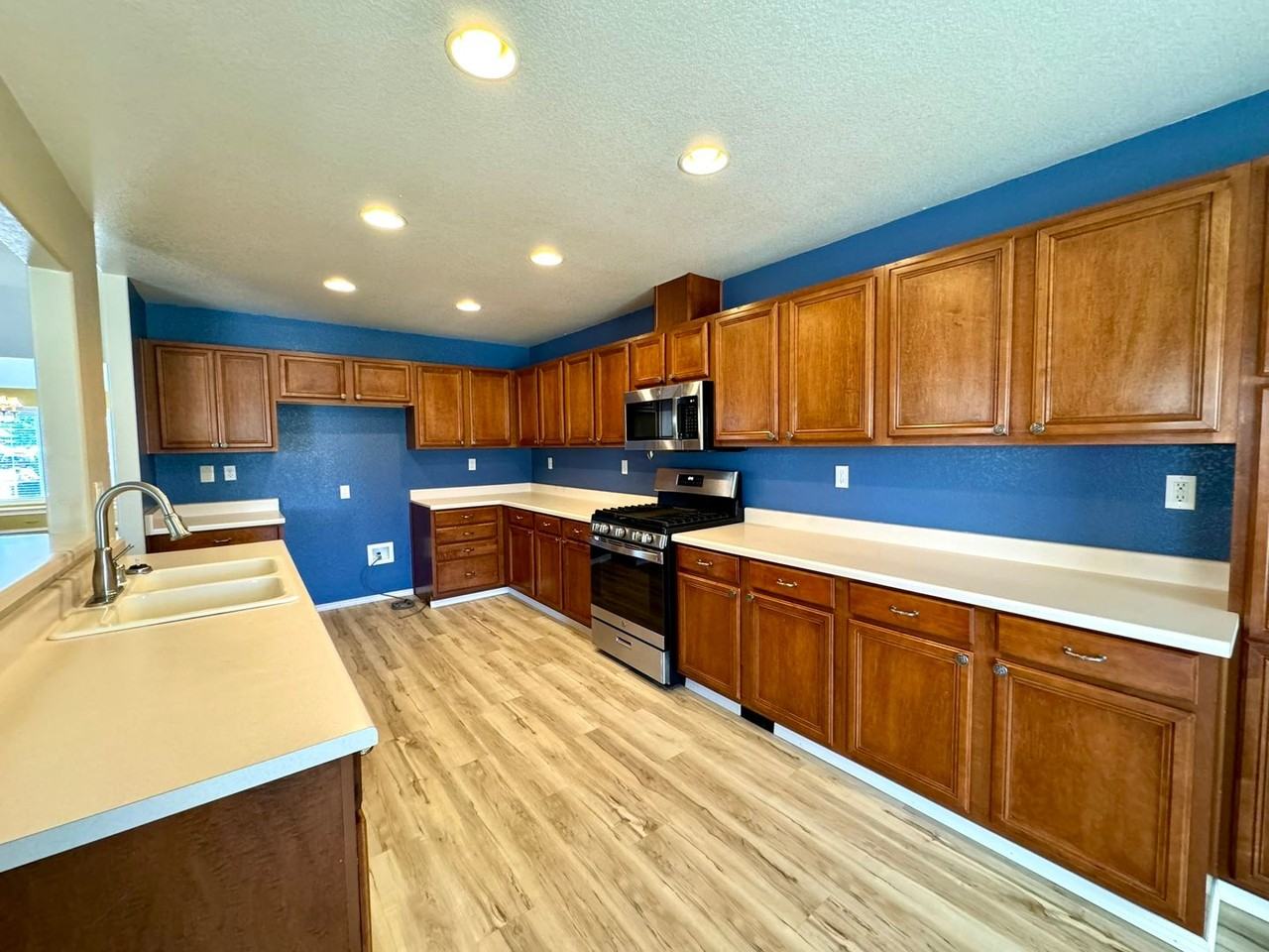 1655 Talking Sparrow Dr - Photo 2 of 26