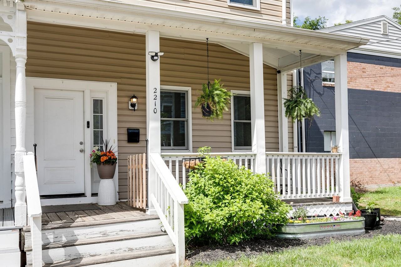 2210 Venable St - Photo 2 of 45