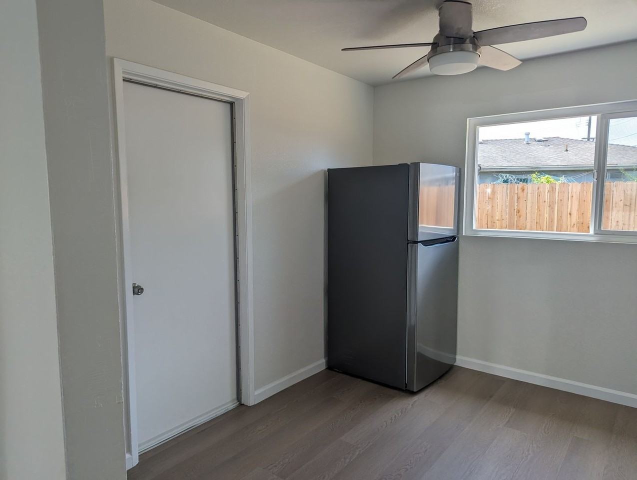 20913 Royal Ave - Photo 2 of 12