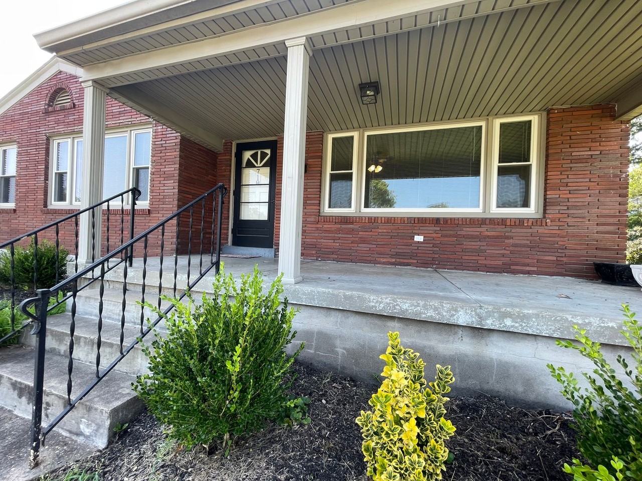 710 Plainview Ave - Photo 3 of 29