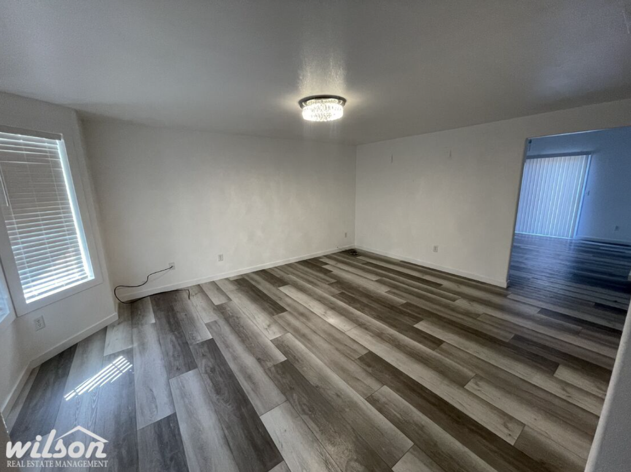 301 Olympic Ave - Photo 5 of 19