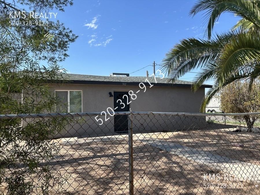 302 E District St - Photo 3 of 23