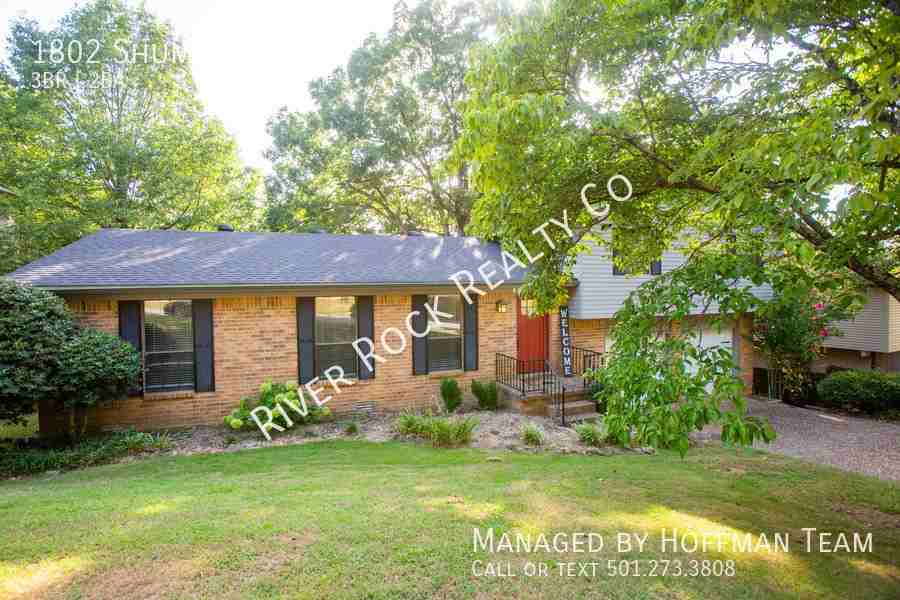 1802 Shumate Dr - Photo 2 of 47