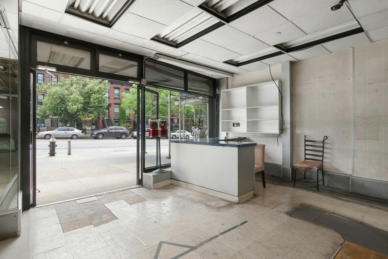 369 9th St - Photo 2 of 6