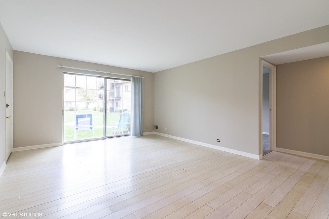 9426 Bay Colony Dr #1E - Photo 4 of 17
