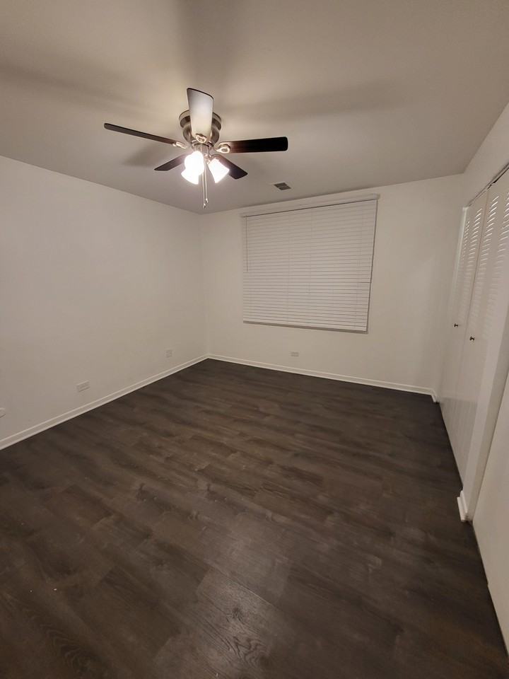 9426 Bay Colony Dr #1E - Photo 6 of 17