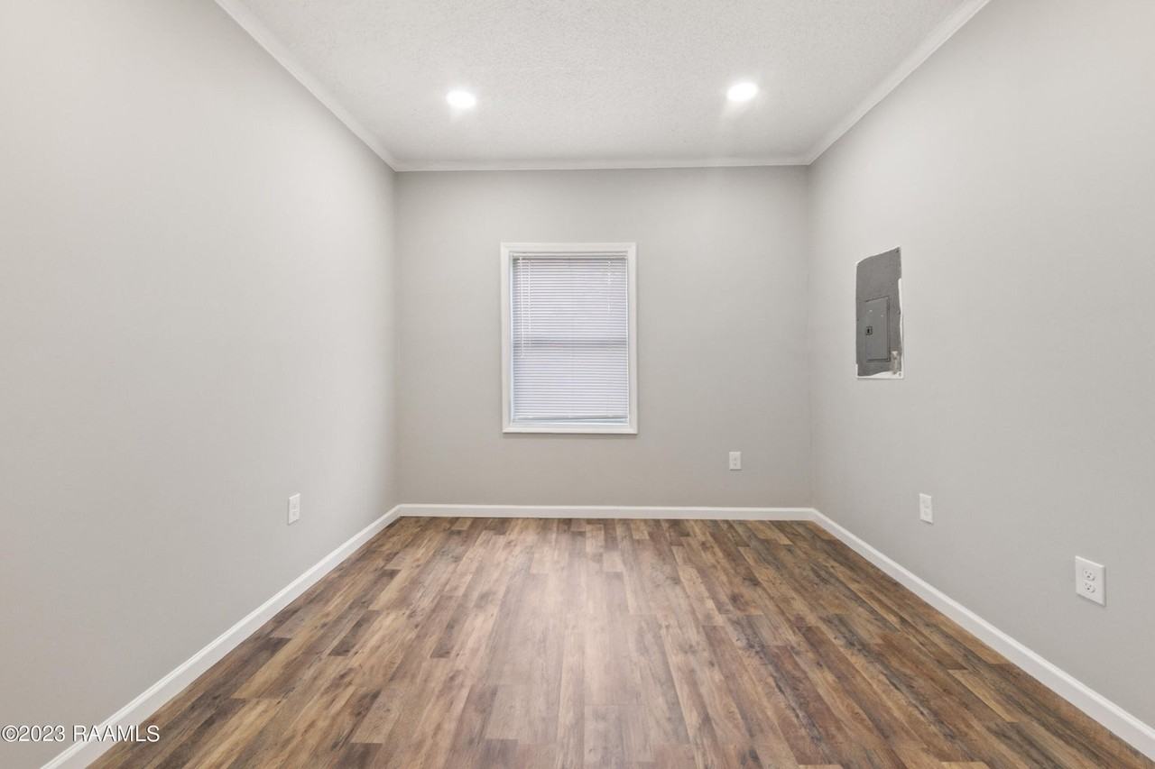 809 E Vermilion St #NA - Photo 3 of 10