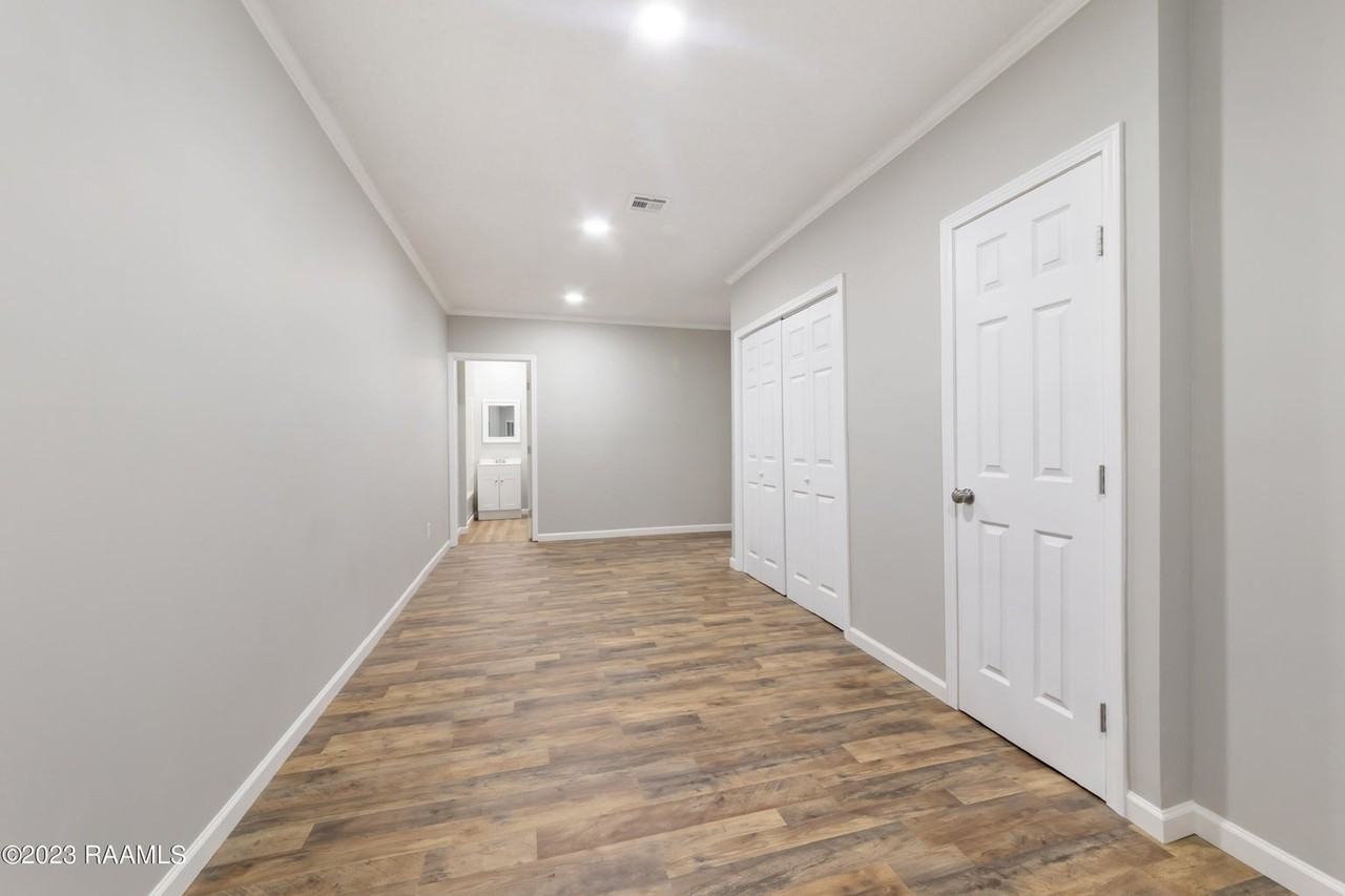 809 E Vermilion St #NA - Photo 6 of 10