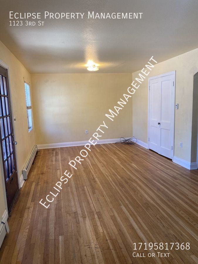 1123 3rd St - Photo 3 of 15