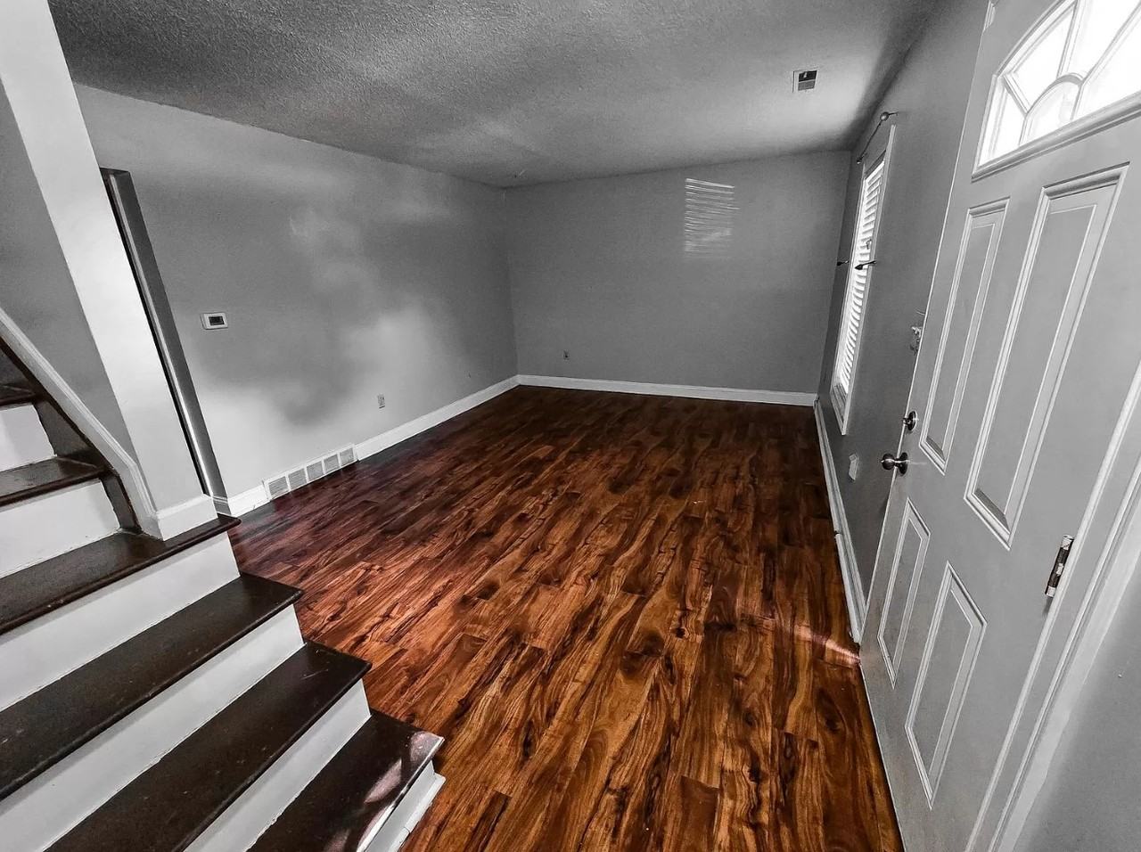 7556 Gordon Cir - Photo 2 of 12