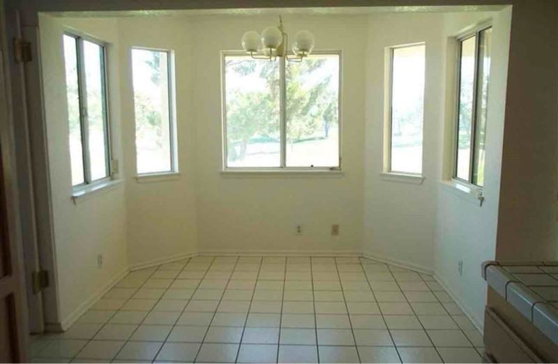 27421 Lakeview Dr - Photo 3 of 8