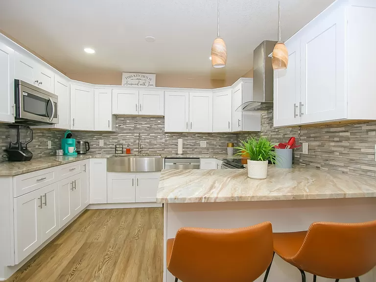 55 Velma Drive West - Photo 2 of 20