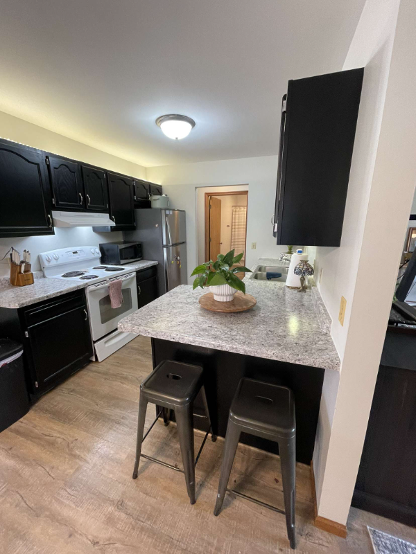 905 Justin Cir - Photo 2 of 13