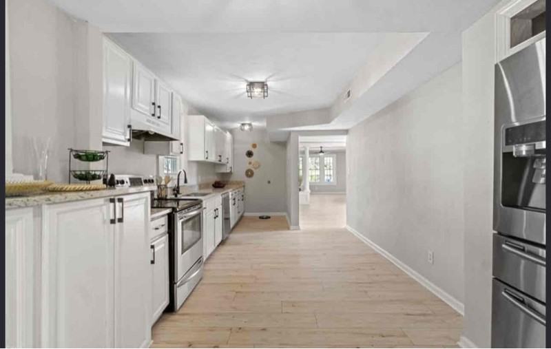 913 Lindenwood Ave - Photo 2 of 5