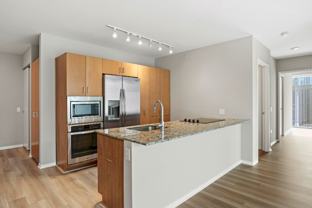 155 E Illinois St - Photo 1 of 1