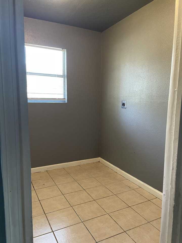 1507 North 8th Street - Photo 3 of 21