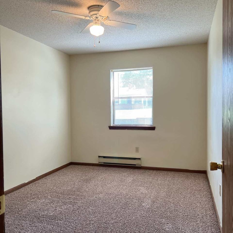 700 South Holden Street - Photo 5 of 7