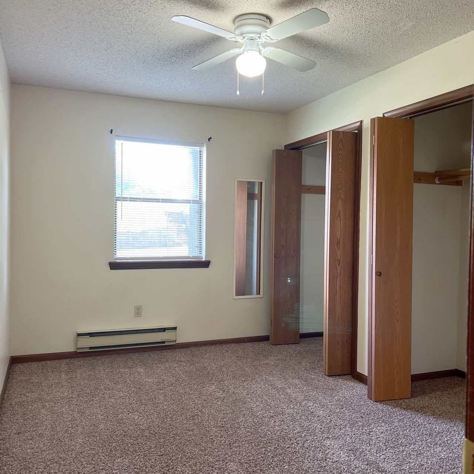 700 South Holden Street - Photo 6 of 7