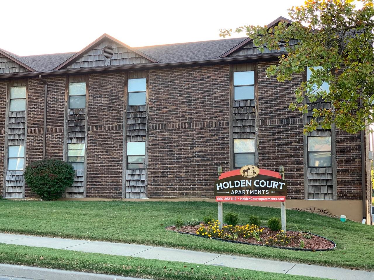 700 South Holden Street - Photo 7 of 7