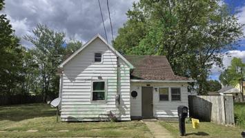 featured image of 418 W 7th St