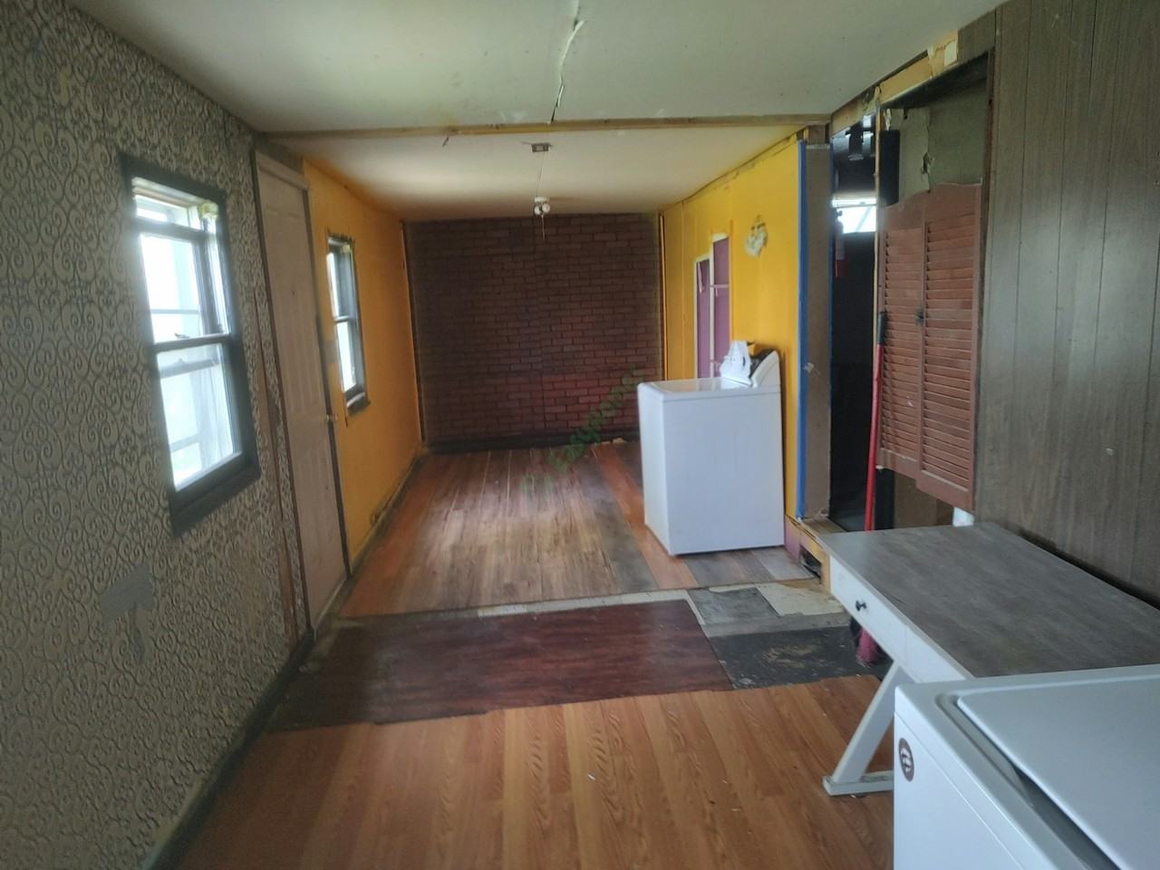 418 West 7th Street - Photo 2 of 12