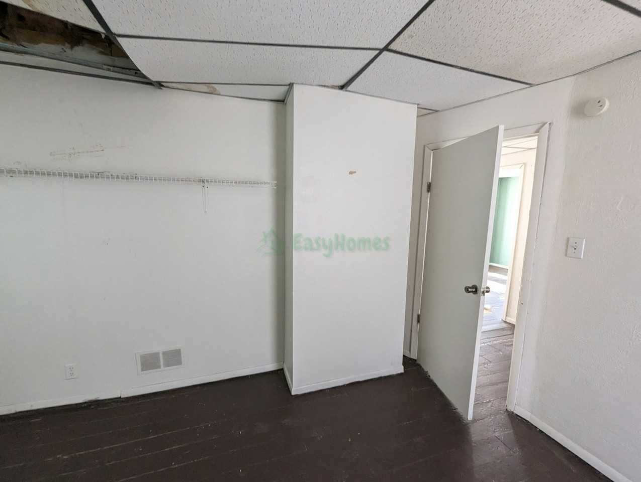 831 W Russell St - Photo 3 of 17