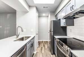 featured image of 3056 Commodore Dr