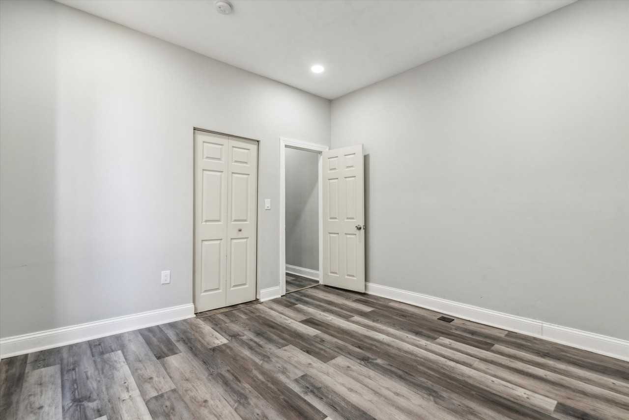 2943 North Camac Street - Photo 3 of 9