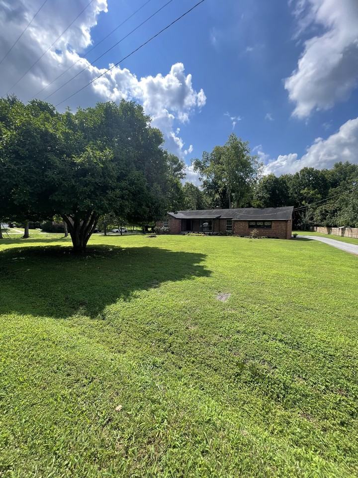 475 Broadwell Dr - Photo 2 of 22