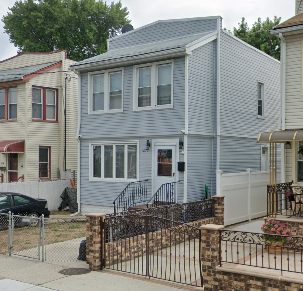 1872 E 53rd St 1st Fl - Photo 3 of 3