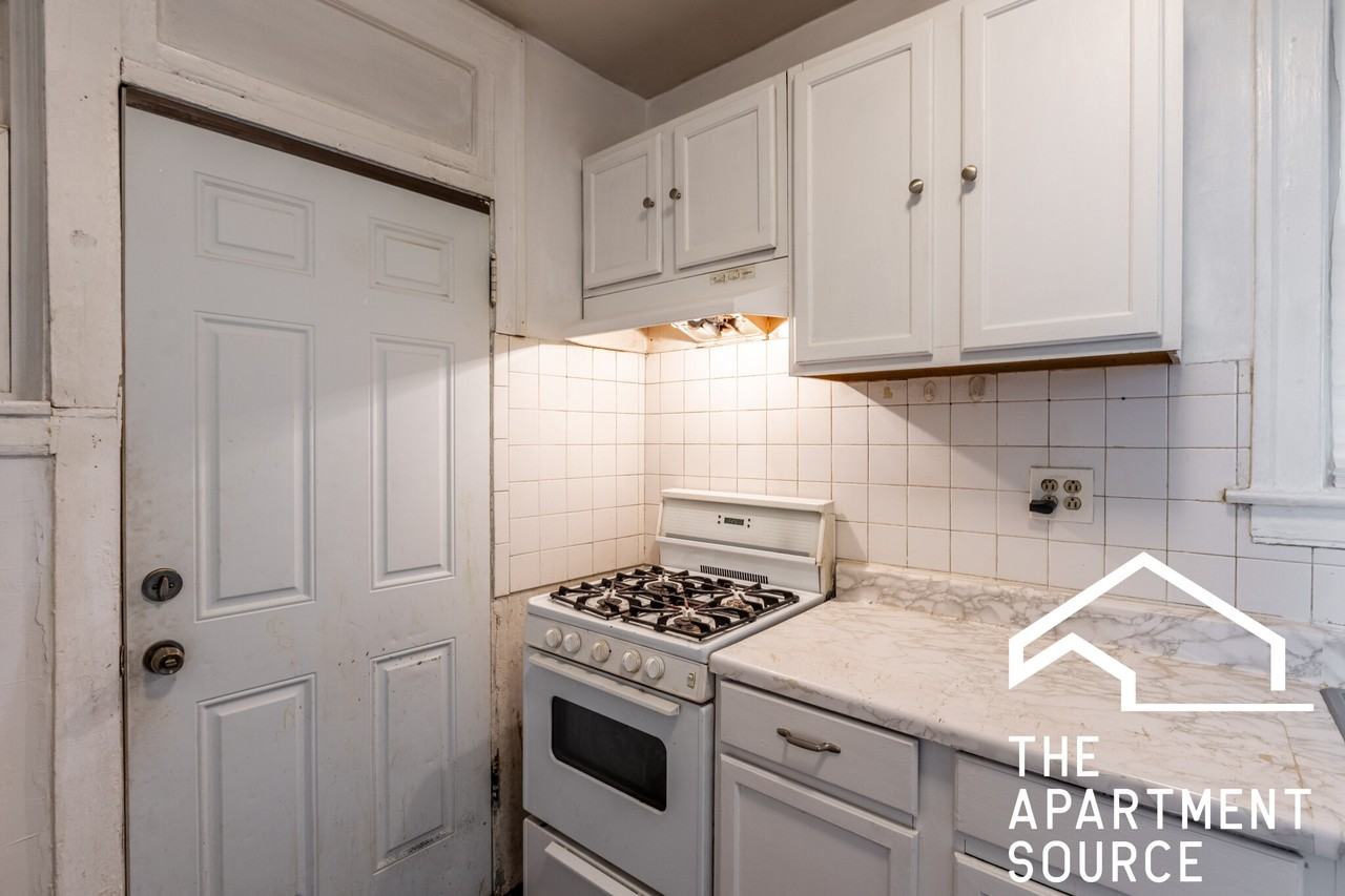 6855 W Addison St #1R - Photo 2 of 14