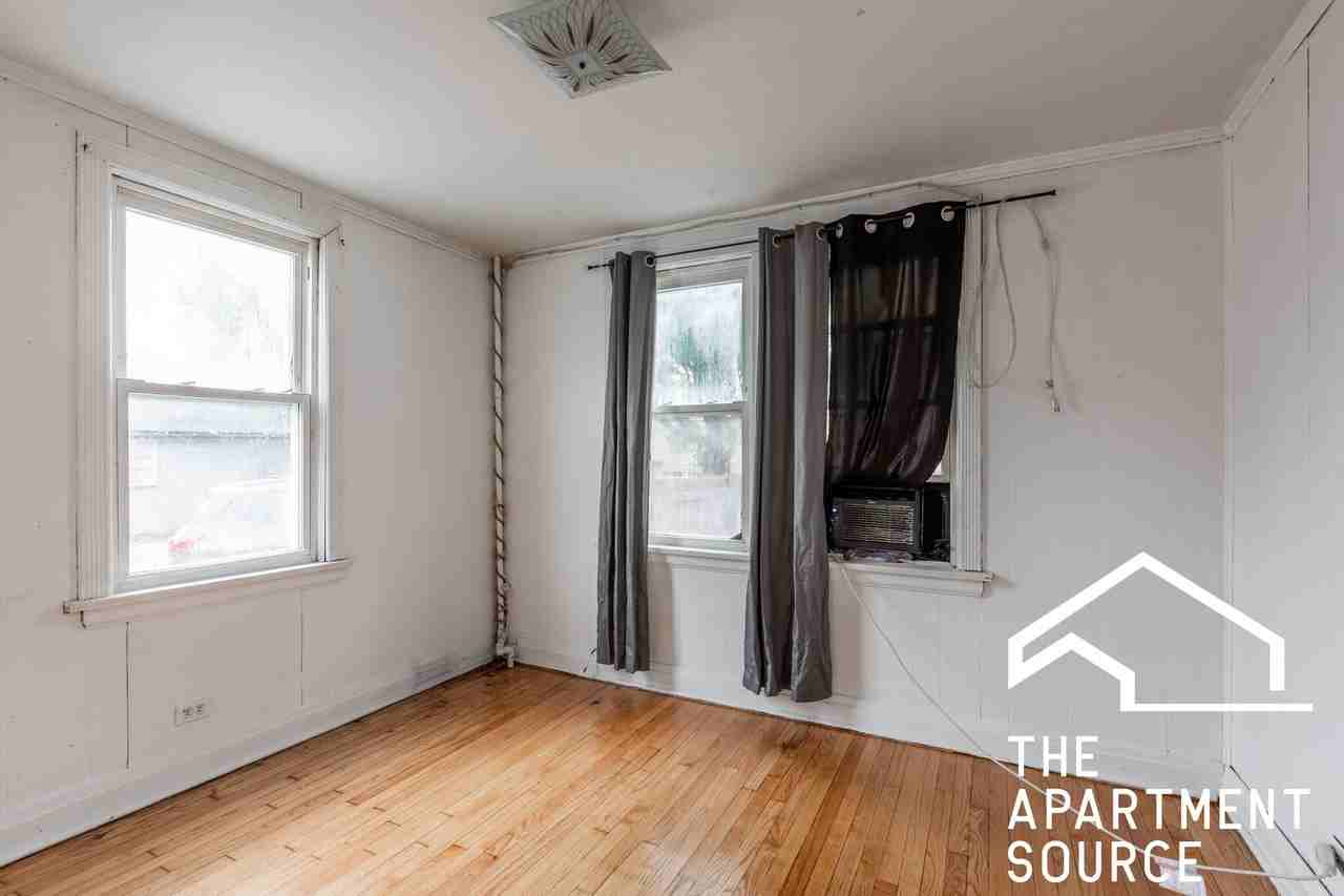 6855 W Addison St #1R - Photo 5 of 14